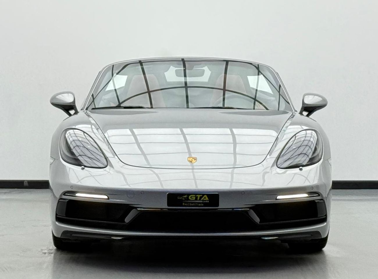 Porsche 718 Boxster Std 2.0L A/T 2025 Porsche 718 Boxster, 2027 Porsche Warranty, Very Low Km, Excellent Condition, GCC