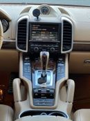 Porsche Cayenne GTS 4.8L GTS / قابل للتصدير الى سوريا /  GCC / ORIGINAL PAINT / NO ACCIDENTS / ACTIVE EXHAUST