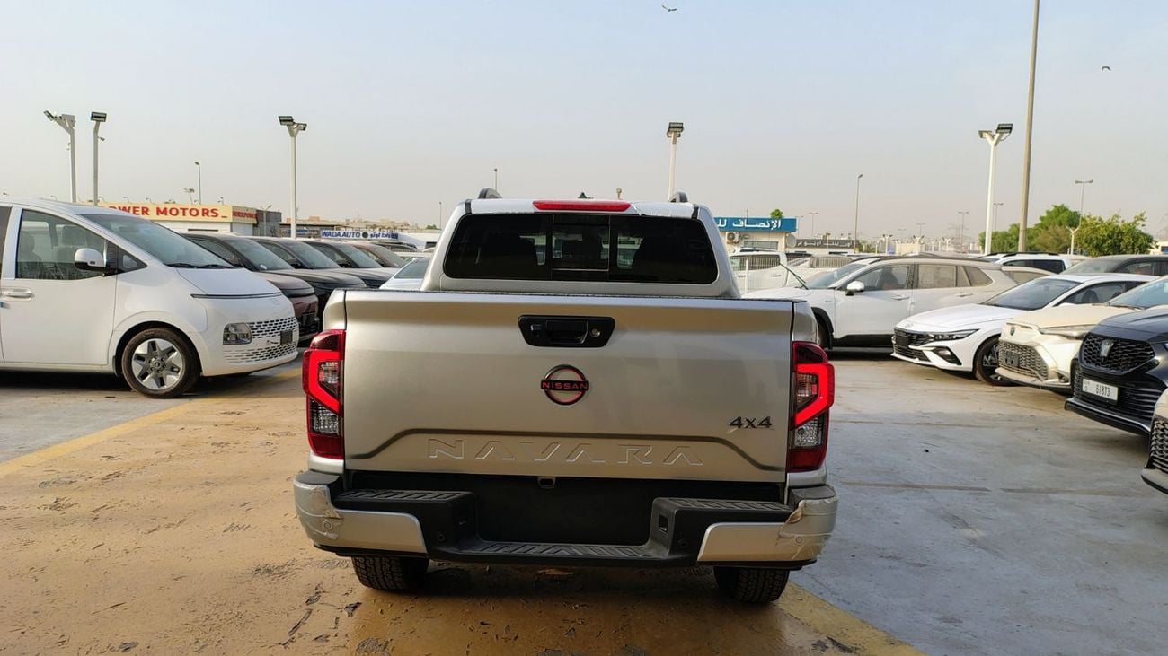 نيسان نافارا Std 2.5L RWD M/T