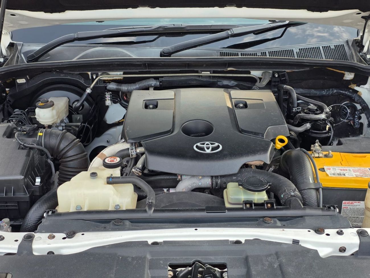 Toyota Hilux SHAPE CHANGED TO 2024 MODEL DIESEL 2.8 LITER ,RHD RUGGED X ,AUTOMATIC GEAR