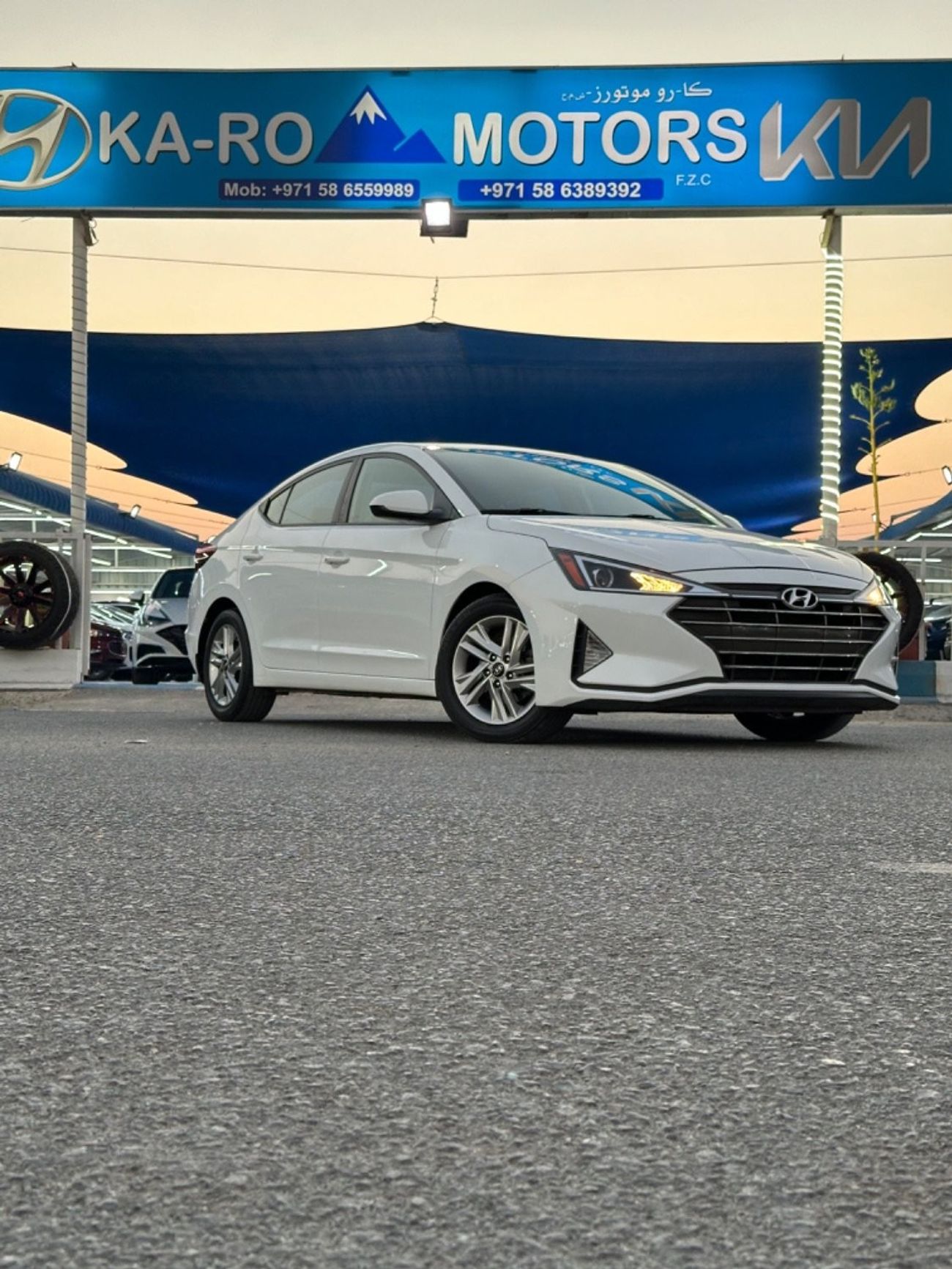 Hyundai Elantra GLS Hyundai Elantra 2021 with engine capacity 2 has a sensor and blind spot lane exit has a sunroof 