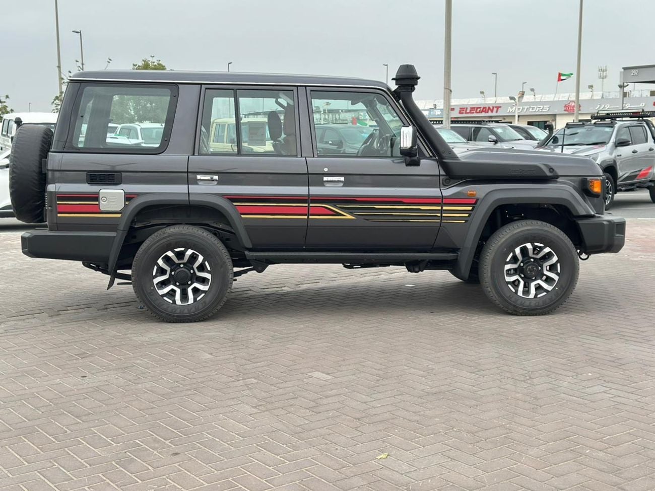 تويوتا لاند كروزر 70 LC76 DX DX 4.0L A/T