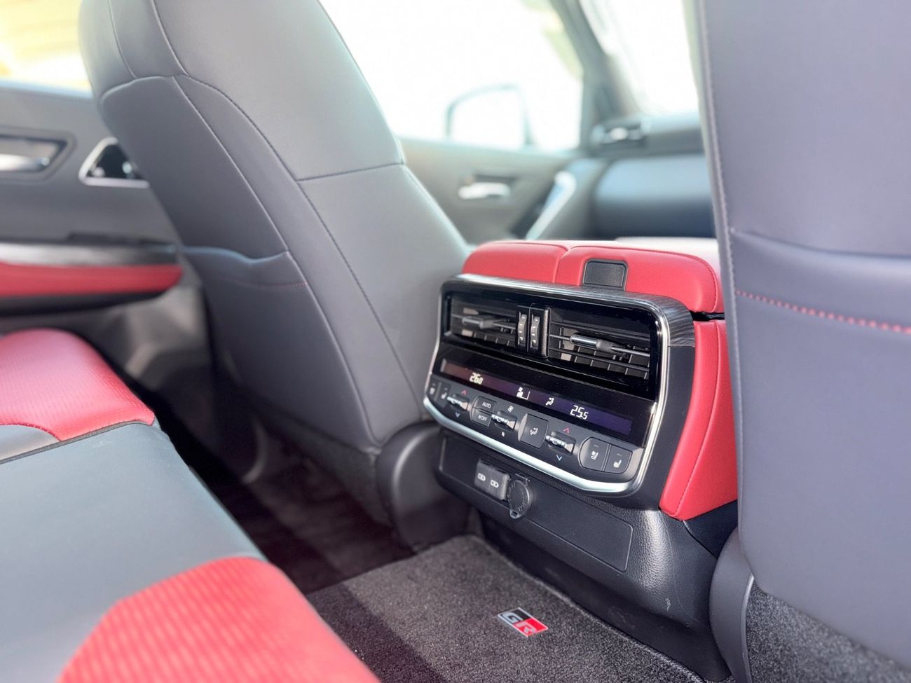 تويوتا لاند كروزر Lc300 Toyota Landcruiser 2023 RHD diesel engine