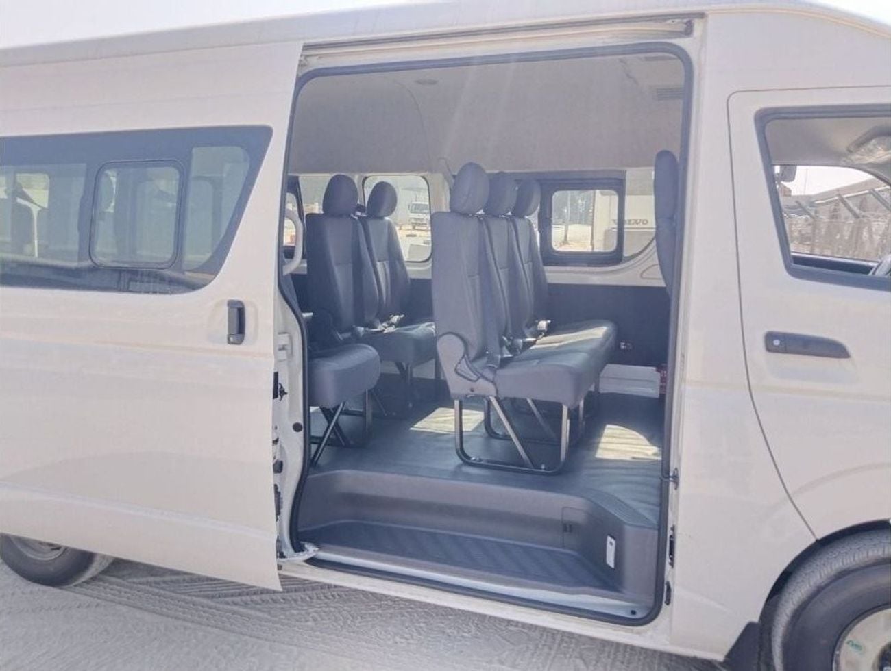 تويوتا هاياس GL TOYOTA HIACE HIGH ROOF DIESEL 2.5L