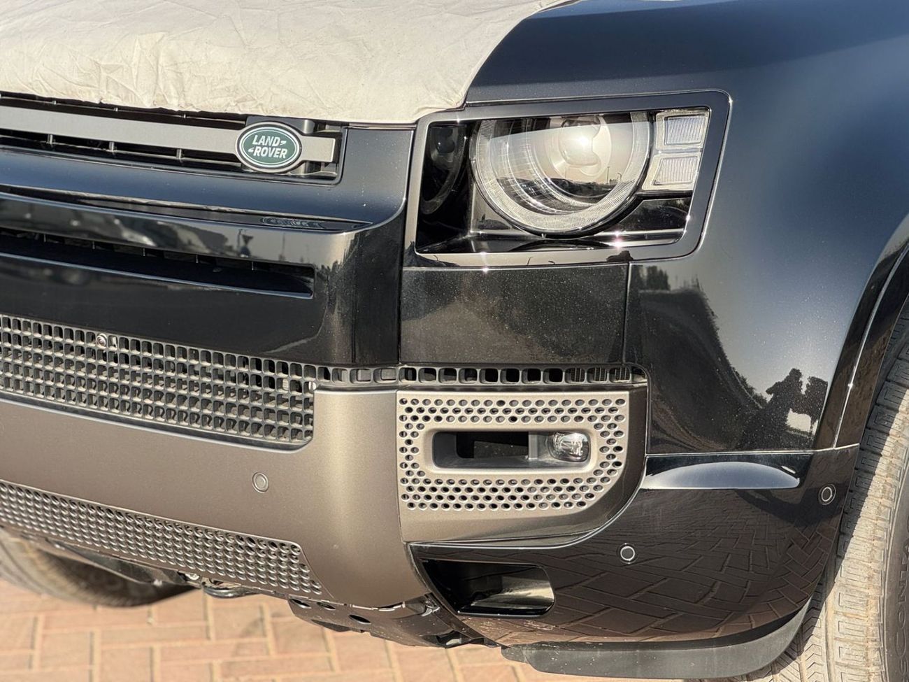 لاند روفر ديفندر Land Rover Defender P400 X-Dynamic SE 2025 2DOORS