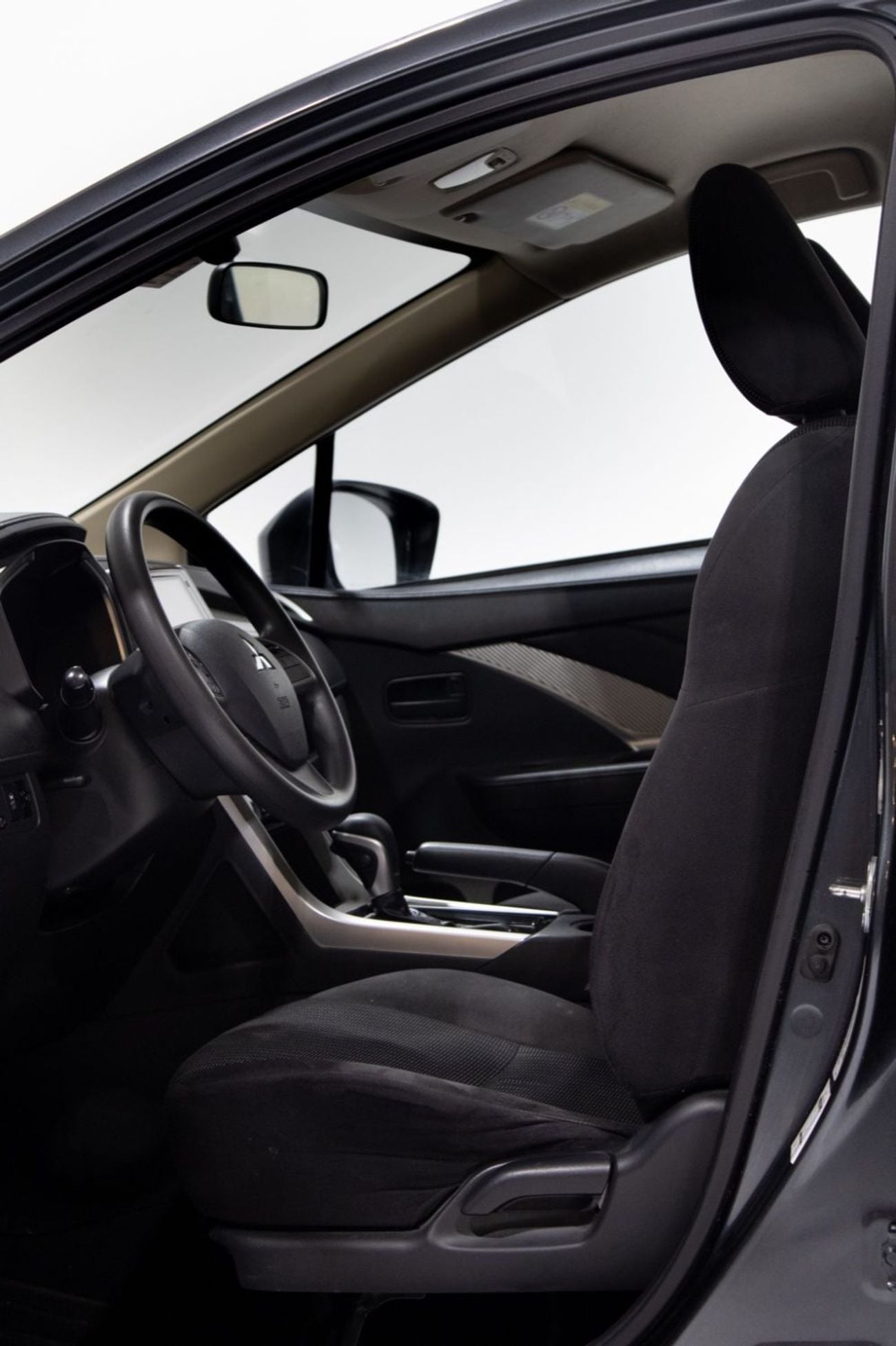 Mitsubishi Xpander Mid 1.5L