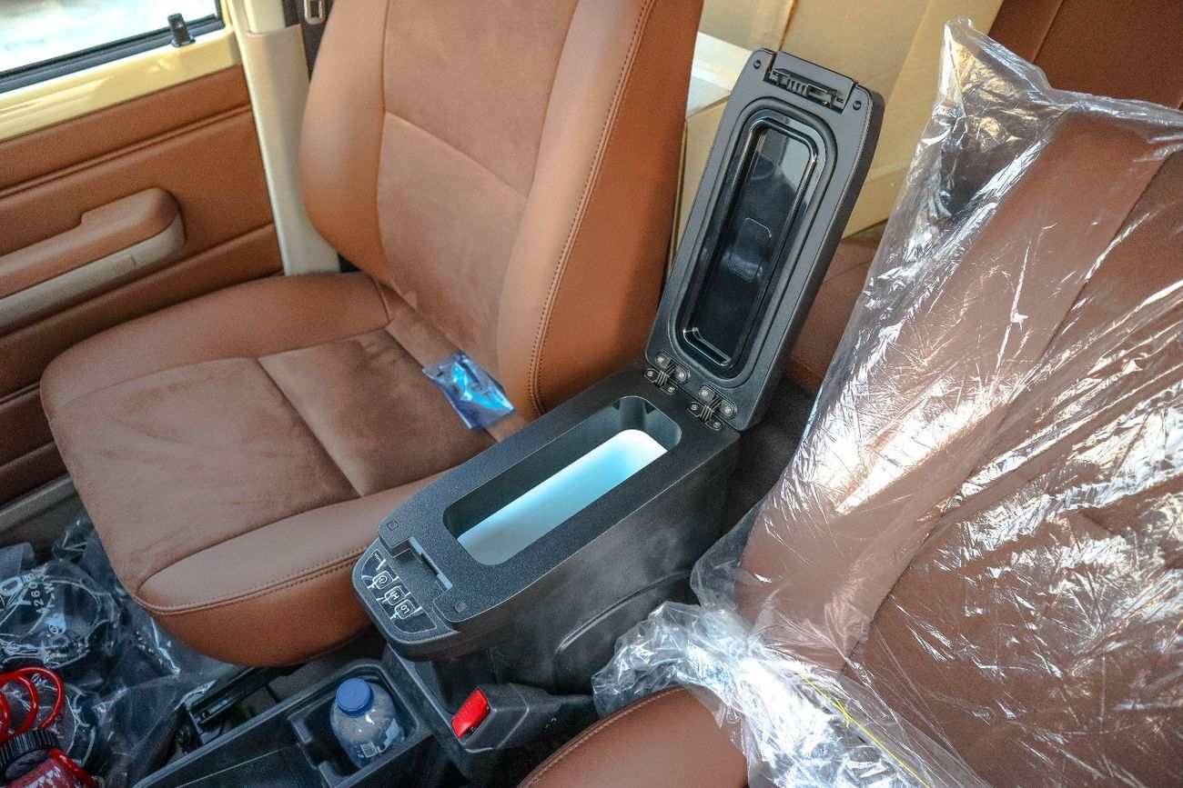 تويوتا لاند كروزر بيك آب Std 4.0L Double Cab Utility 4WD