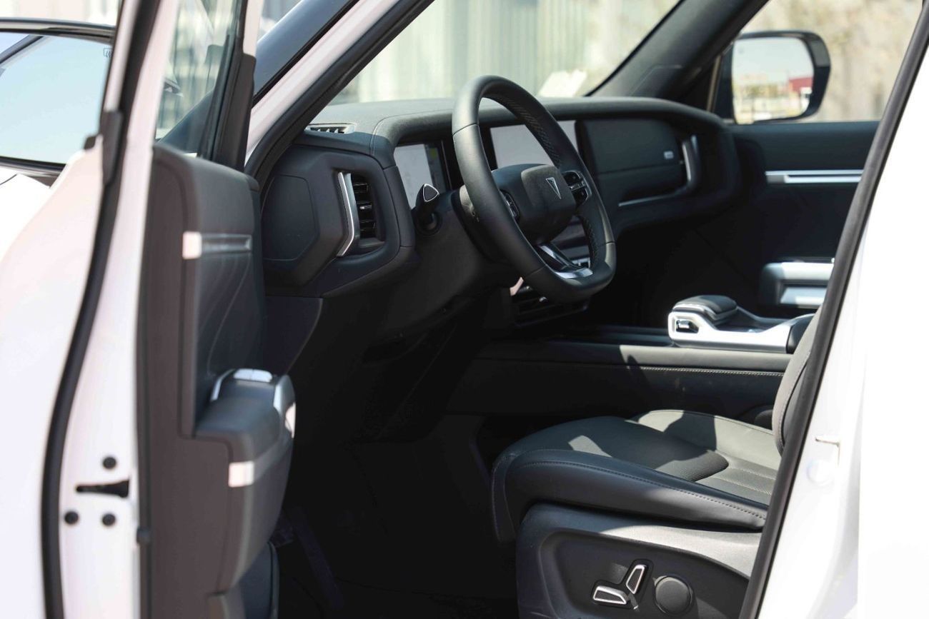 Changan Deepal G318 2024 Changan Deepal G318 Comfort - Plug-in Hybrid - White inside Black