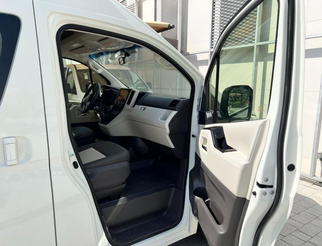 تويوتا هاياس 2026 Toyota Hiace GL 13-Seater High-Roof High-Option 3.5L V6 Petrol A/T RWD Export Only