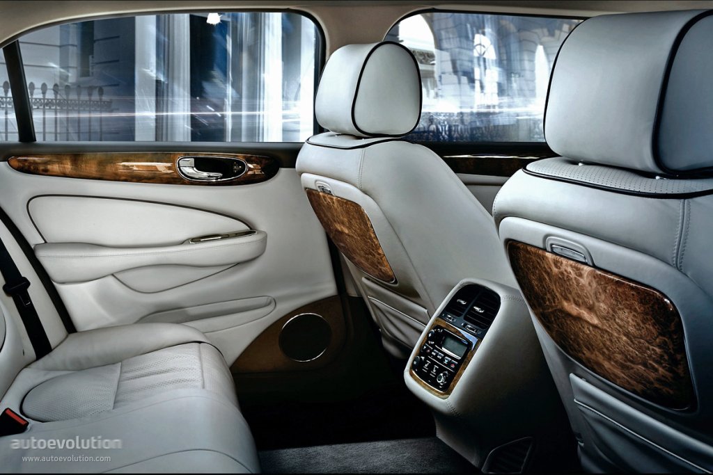 Jaguar XJR interior - Seats