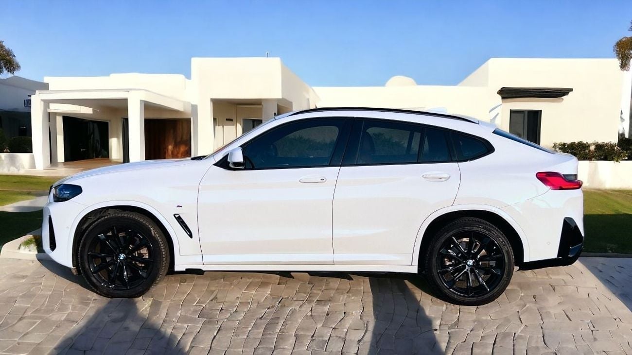 BMW X4M AED 3200 PM | UNDER WARRANTY | FSH |  BMW X4M XDRIVE30i | GCC | 2022 | NO FLOOD