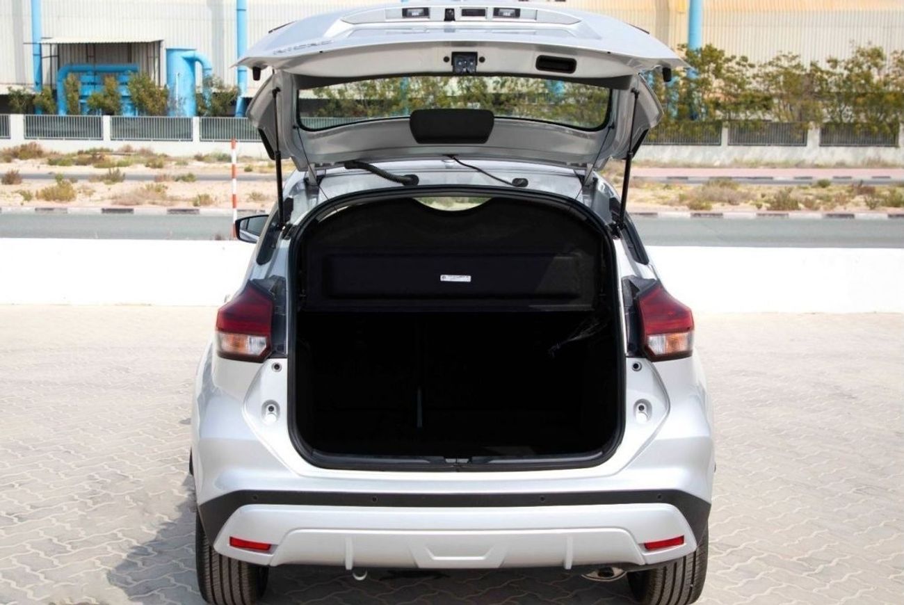Nissan Kicks 2024 Nissan Kicks 1.6 SV - Silver inside Black | Export Only