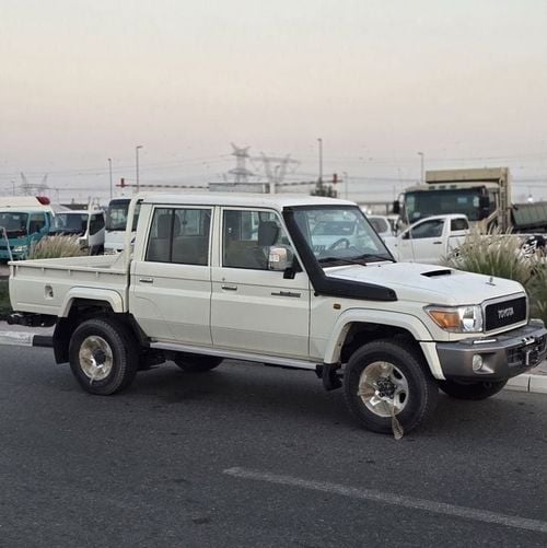 تويوتا لاند كروزر بيك آب 2023 LC79 4.5L V8 Diesel MT Full option
