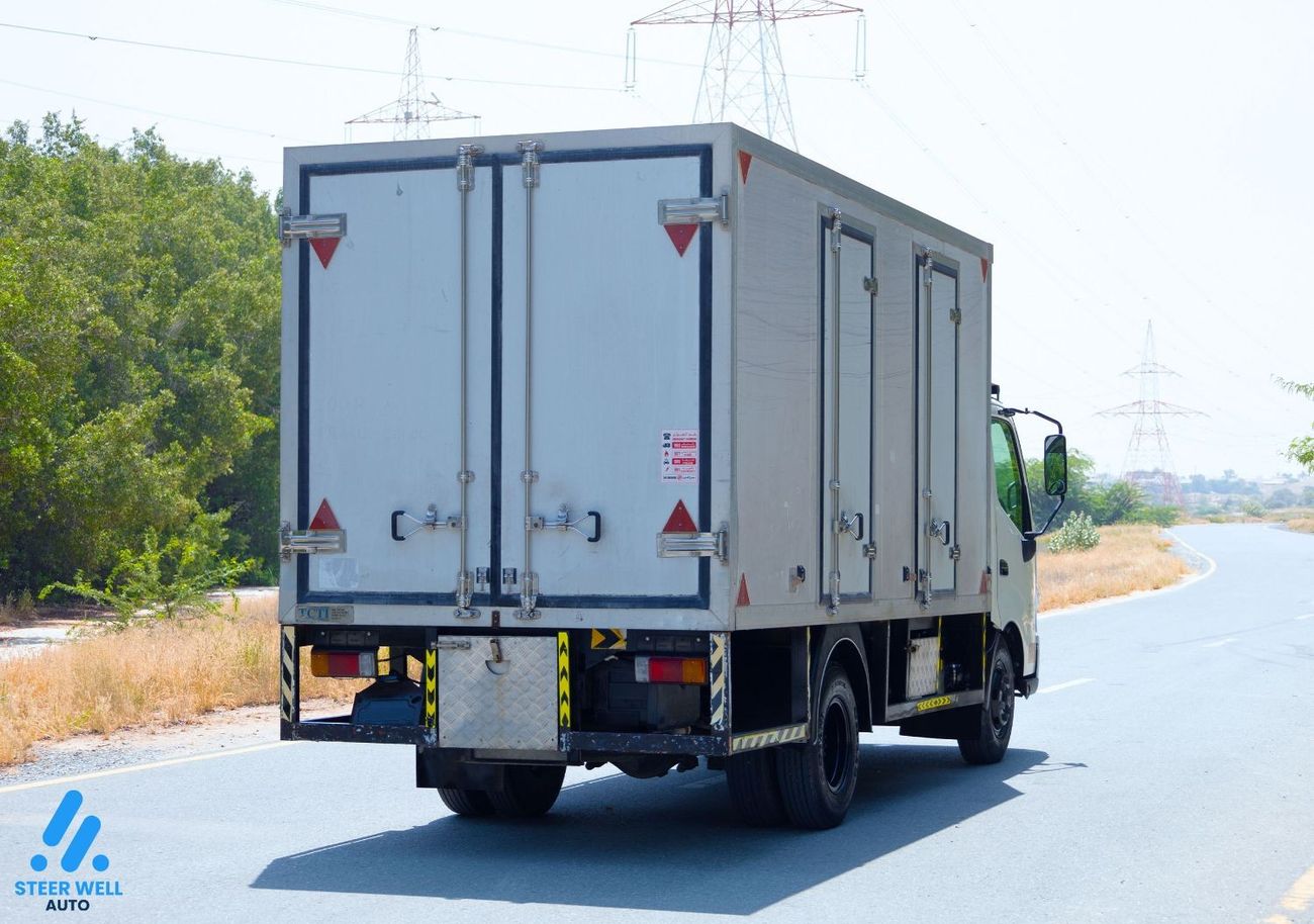 Hino 300 714 2017 - Freezer Box - Pick Up 4.0L RWD - DSL MT- Low Mileage - Good Condition - Book Now!