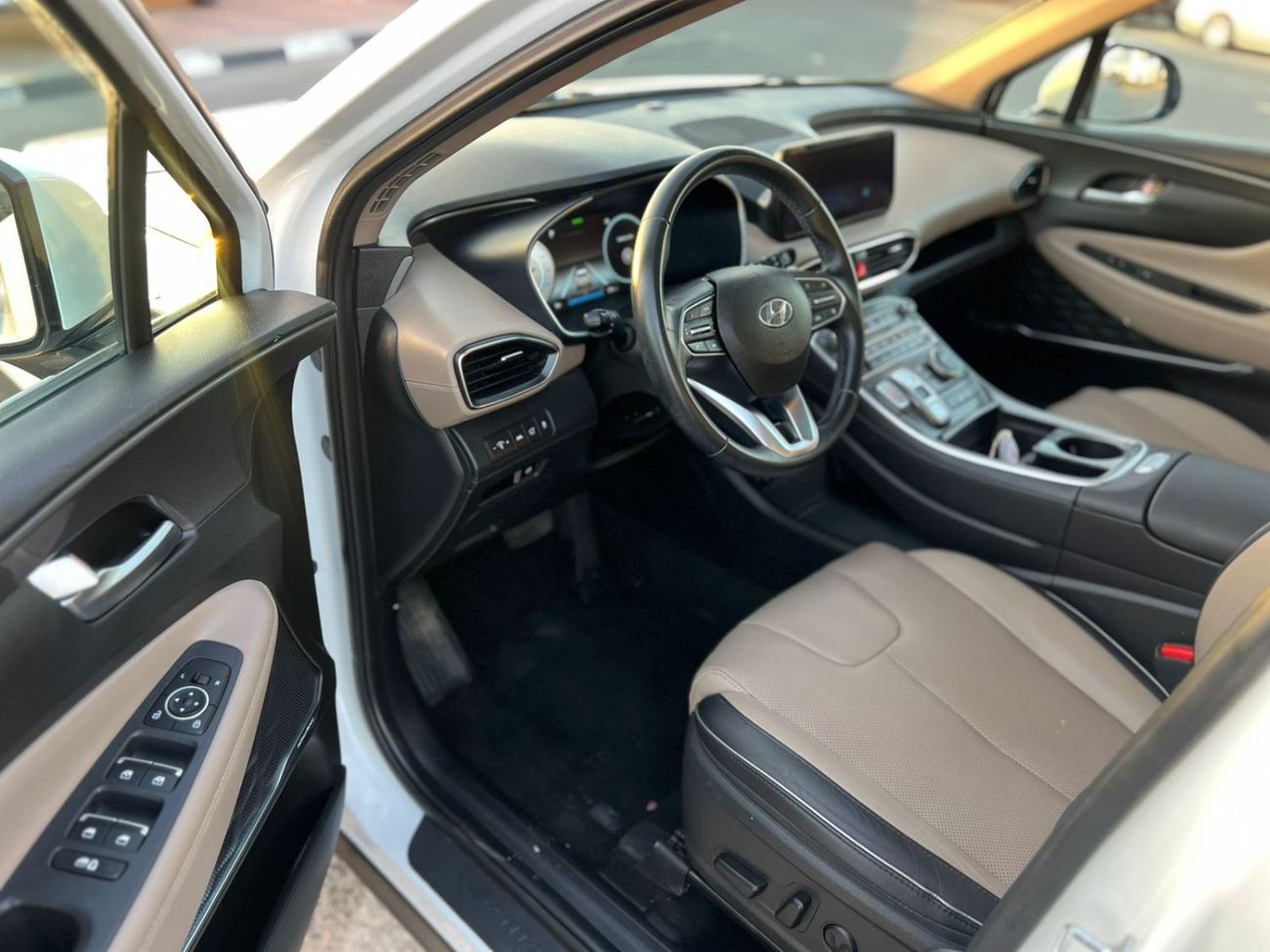 Hyundai Santa Fe 2022 Hyundai Santa Fe - SEL Full Option 2.5L V4 -Panoramic Sunroof - Leather Seat - Rear Camera