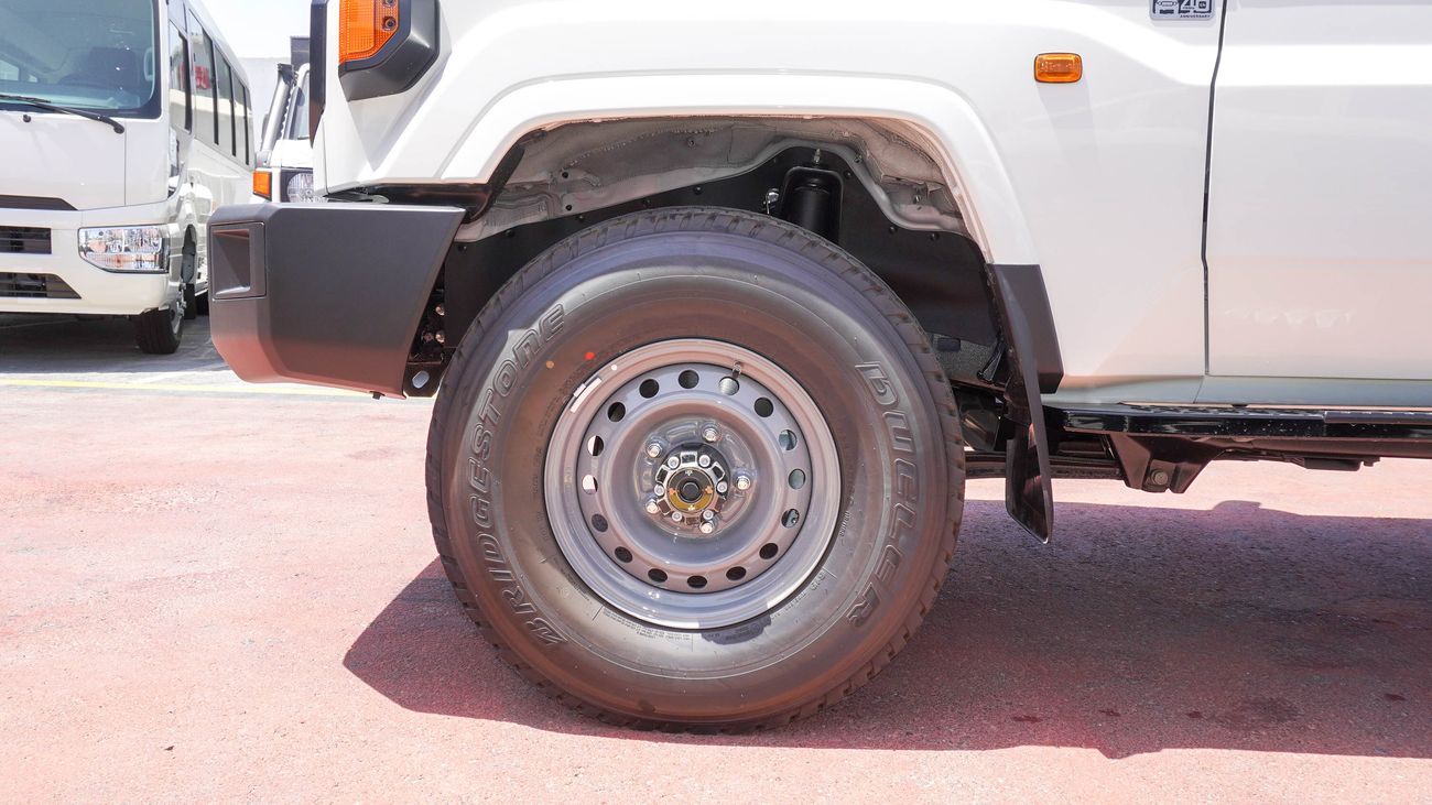 Toyota Land Cruiser 70 4.0L V6  A/T