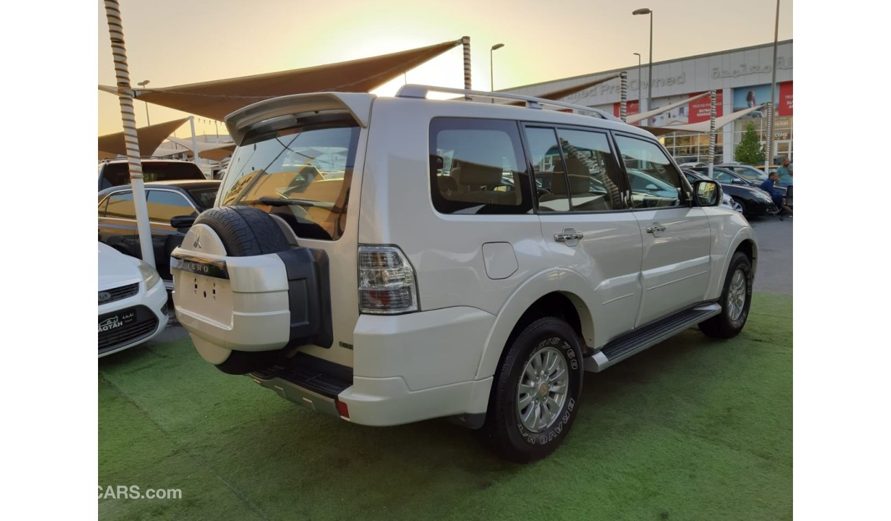 Mitsubishi Pajero Gulf - without accidents - alloy wheels - back wing - excellent condition, you do not need any expen