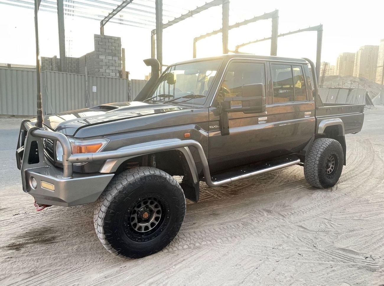 تويوتا لاند كروزر بيك آب RIGHT HAND DRIVE 4.5 1 VD ONLY FOR EXPORT