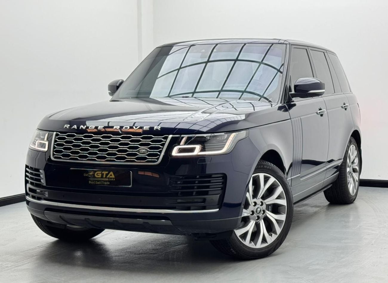 Land Rover Range Rover 2020 Range Rover Vogue SE Supercharged P525, 11/2027 Range Rover Warranty, Excellent Condition, GCC