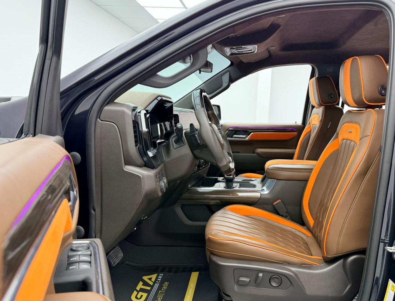 شيفروليه سيلفارادو 2023 Chevrolet Silverado Trail Boss Z71 Shaheen Edition, 2027 Chevrolet Warranty, Low Km, GCC