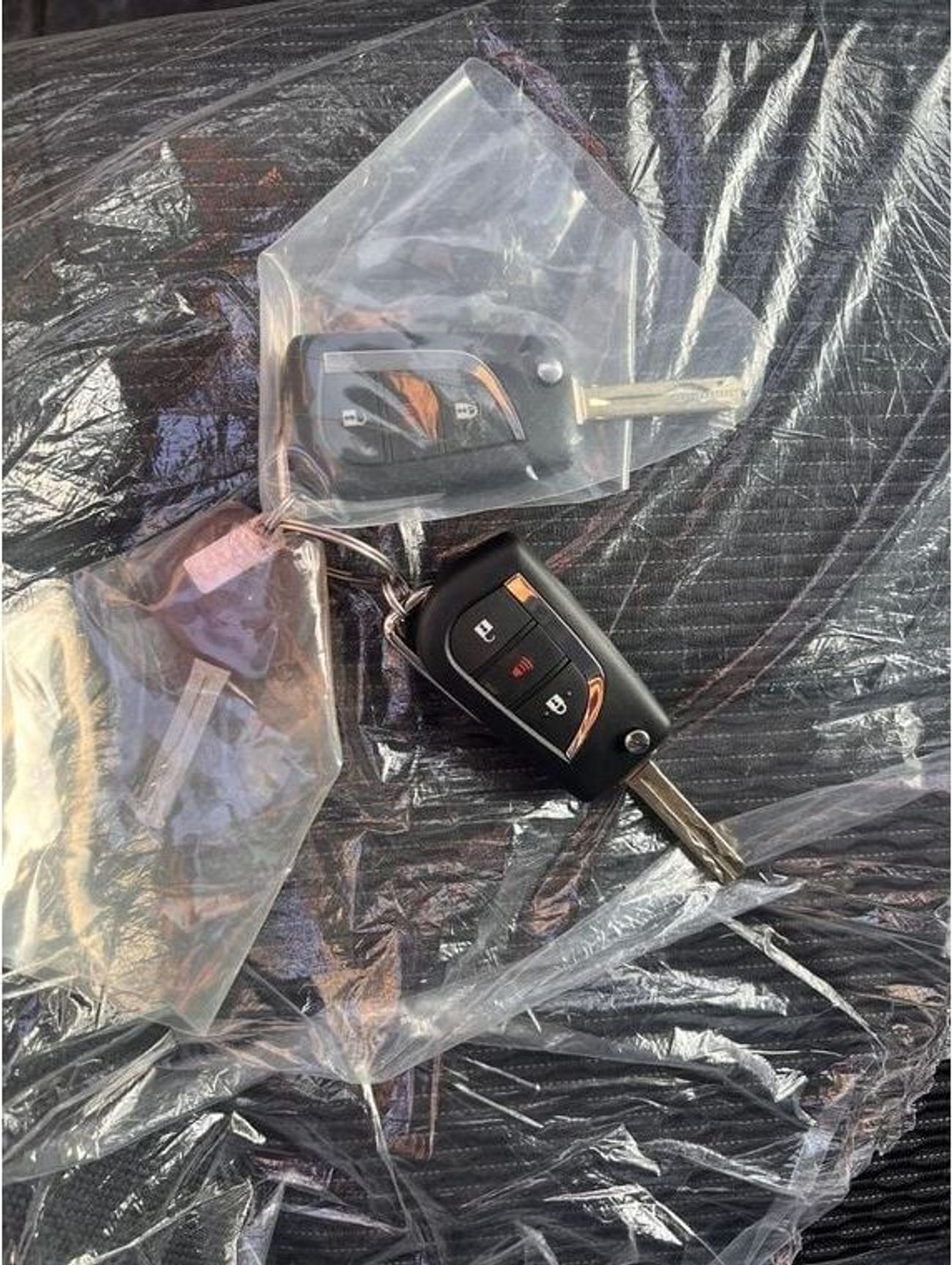 Toyota Hilux TOYOTA HILUX 2.7 4x4 DC PETROL AUTOMATIC FOR NIGERIA