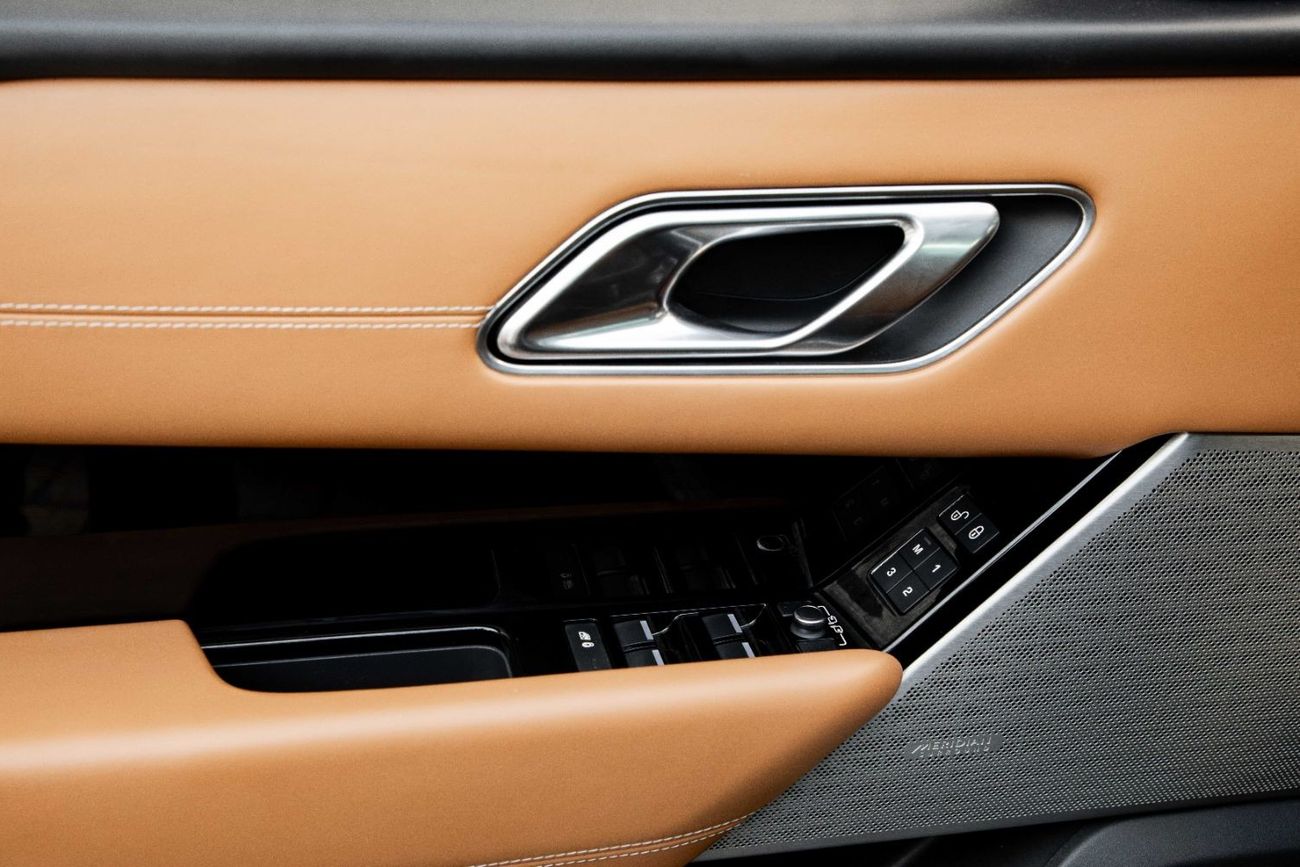 Land Rover Range Rover Velar P250 R-DYNAMIC | 2,644 P.M  | 0% Downpayment | LAND ROVER RANGE ROVER VELAR 2018!