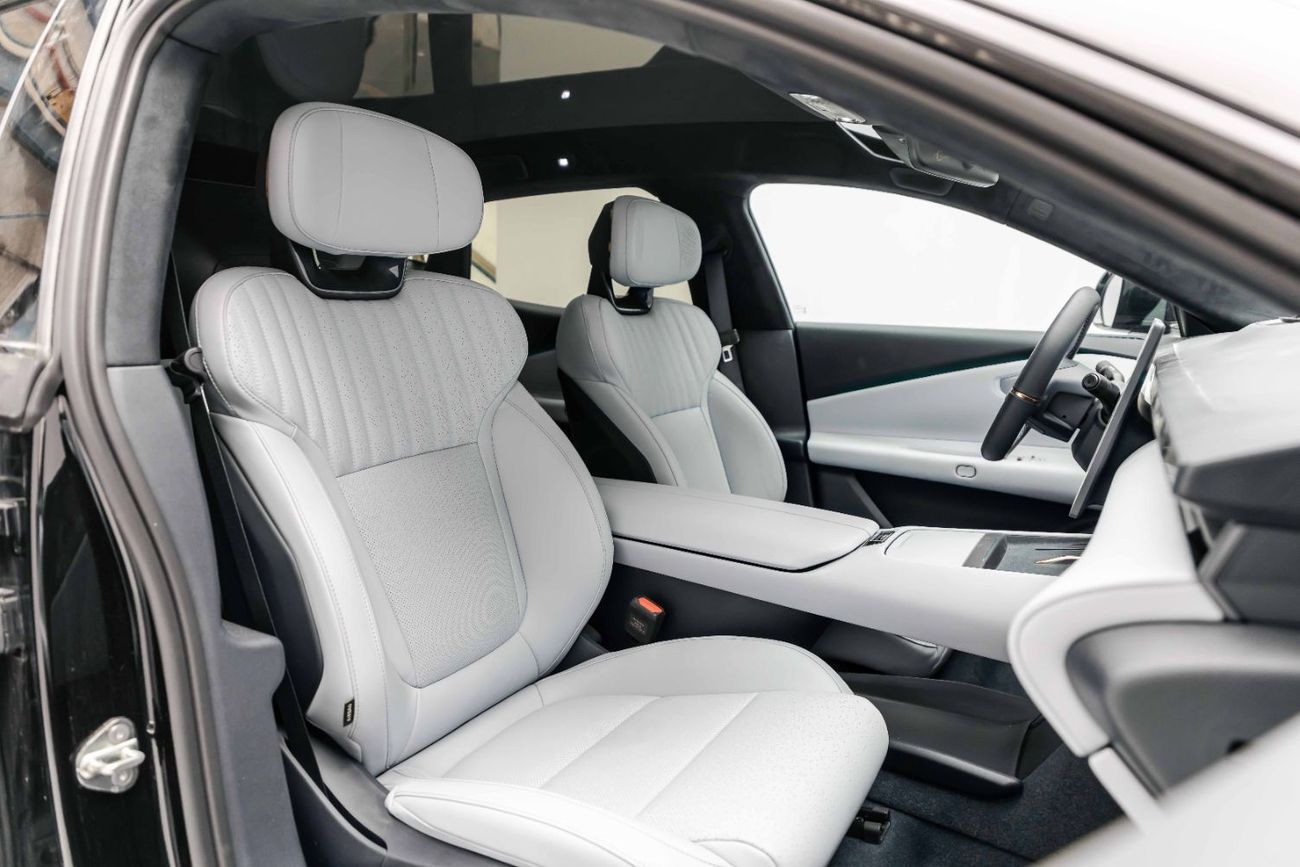 Lynk & Co Z10 Max 21" Alloy Wheels - Black Inside White