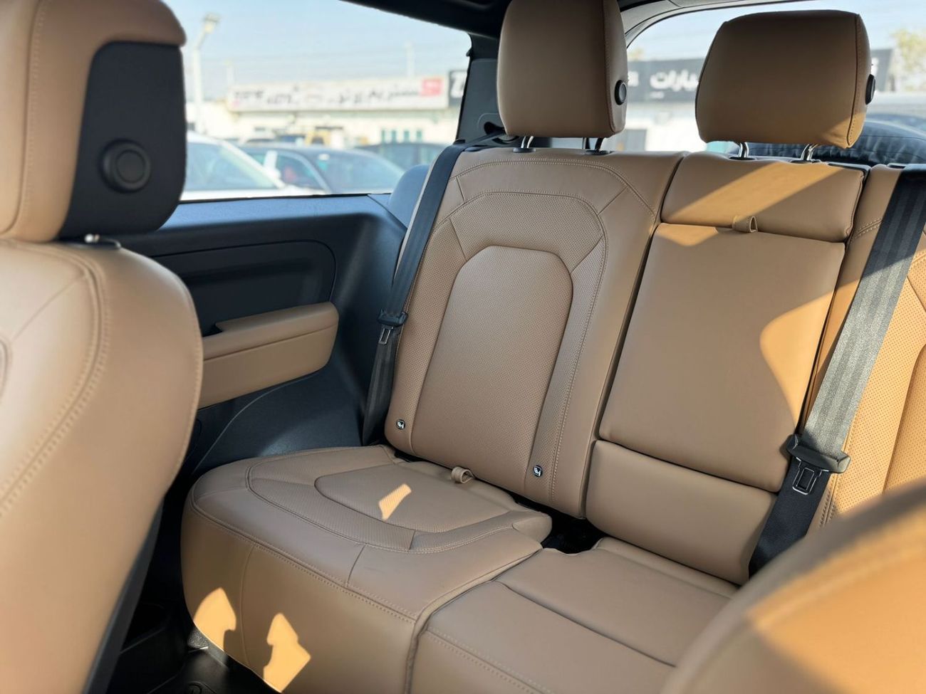 Land Rover Defender P400 90 SE 3.0L (5 Seater)