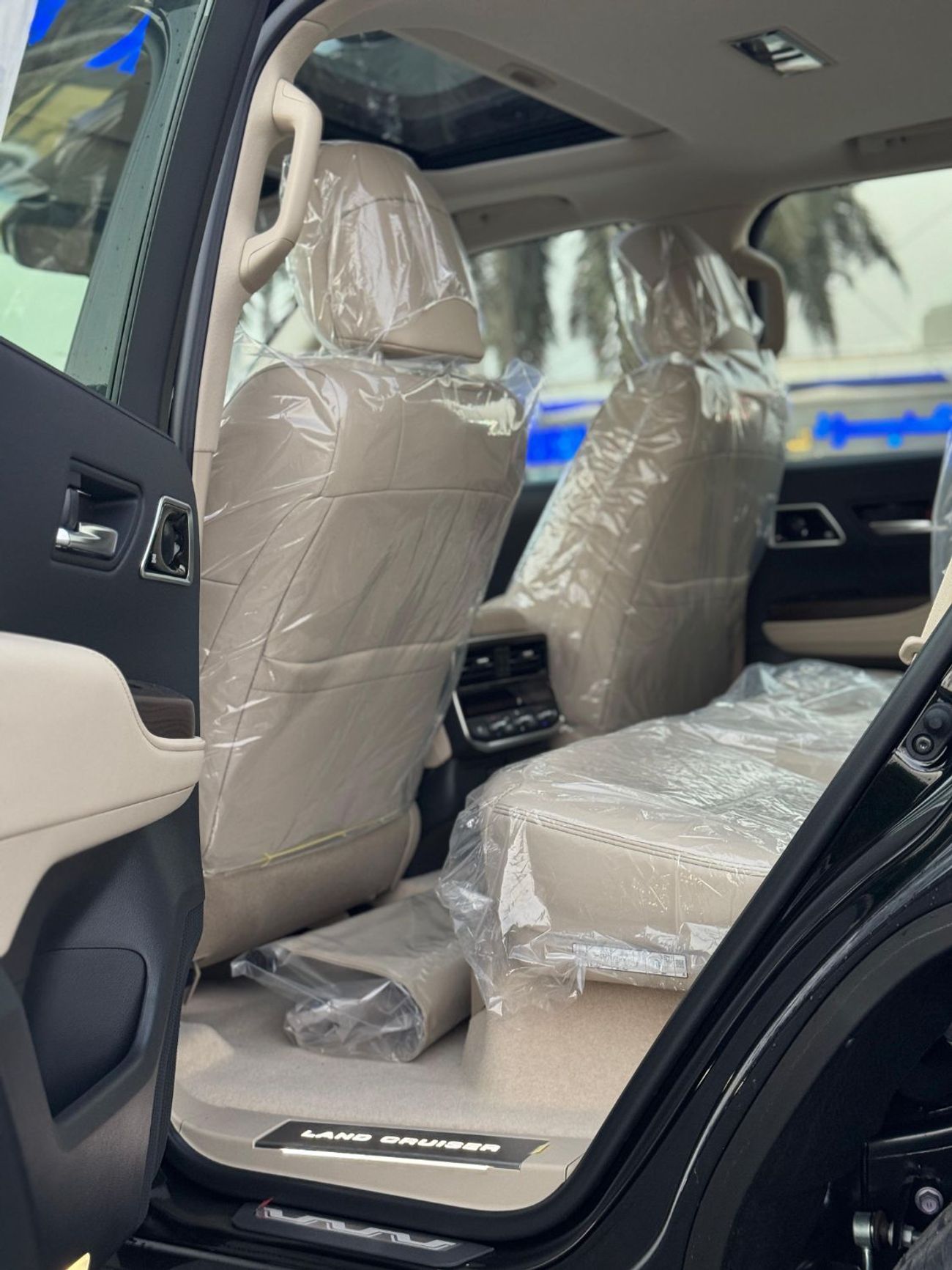 Toyota Land Cruiser VXR 4.0L With Rader JBL  Full Option SUV (Ready Stock)