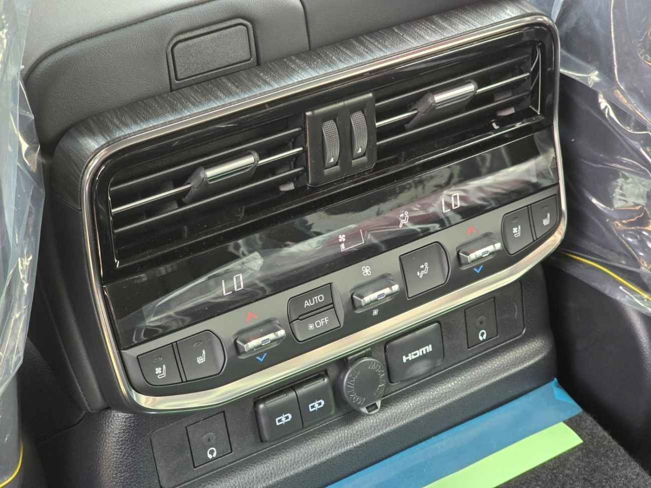 تويوتا لاند كروزر 3.5L HYBRID VXR 7 Seater Full Option