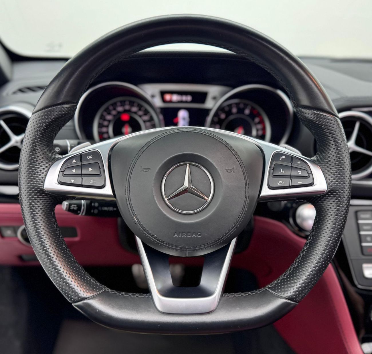 Mercedes-Benz SL 400 Std 3.0L 2018 Mercedes-Benz SL 400 AMG, Service History, Warranty, Excellent Condition, Low Km, GCC