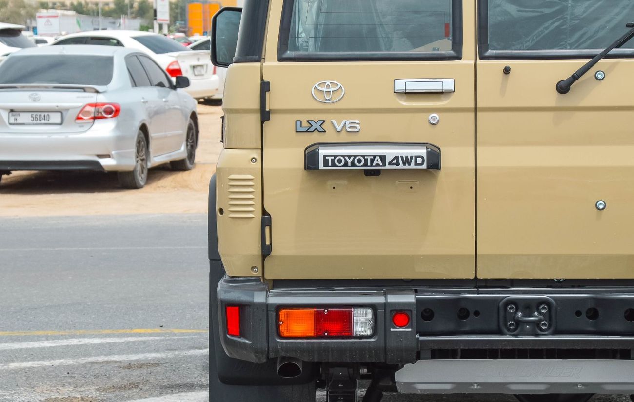 Toyota Land Cruiser 70 TOYOTA LAND CRUISER 76 4.0L 4WD 5DOOR AT SUV 2026