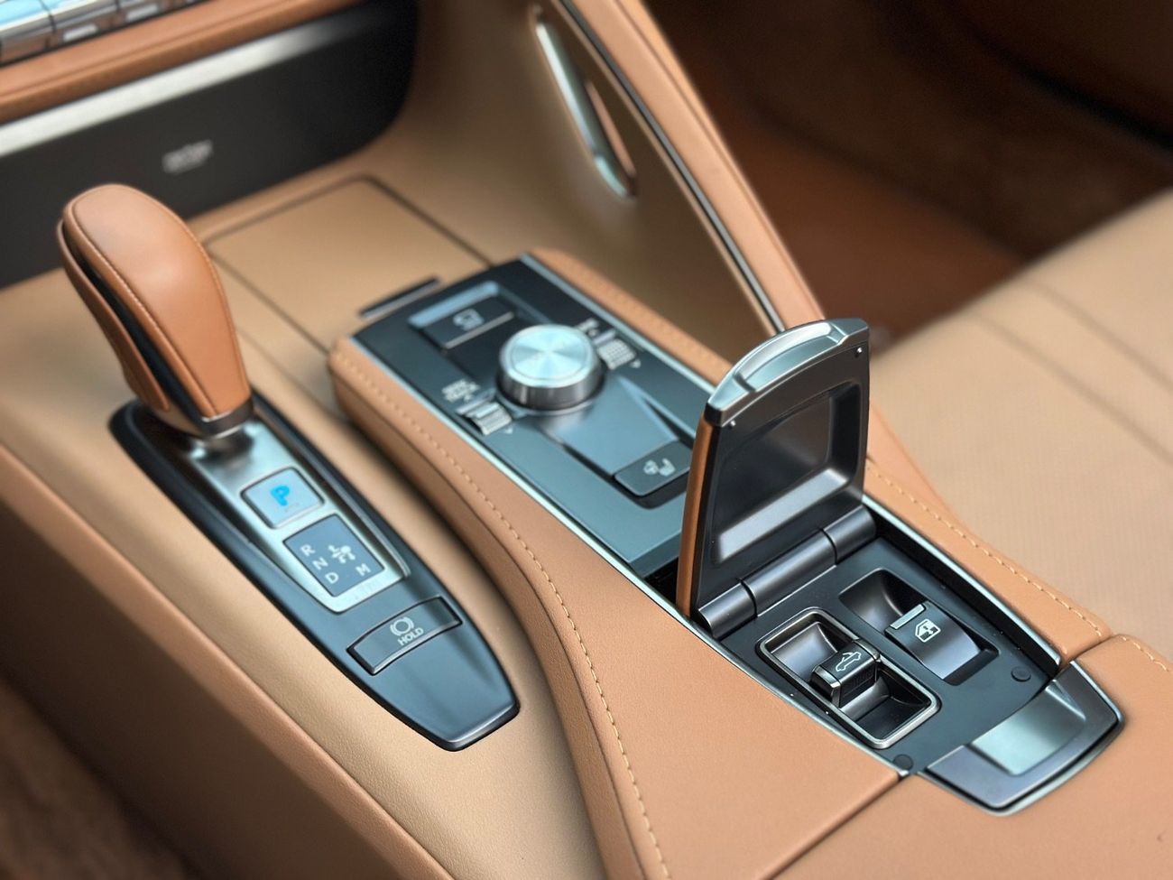 لكزس LC500 كابريوليه Titanium  5.0L