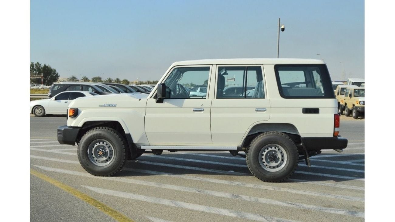 تويوتا لاند كروزر 70 Full option clean