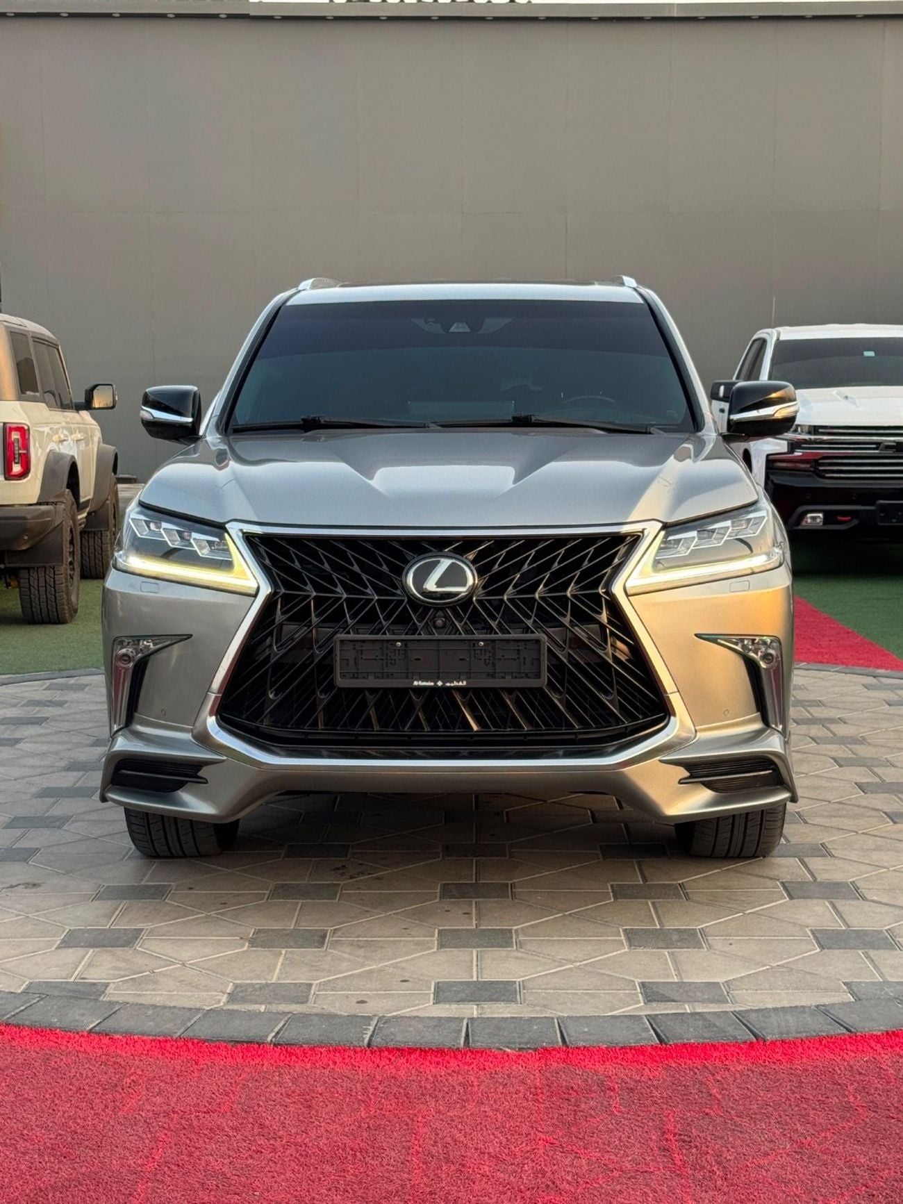 لكزس LX 570