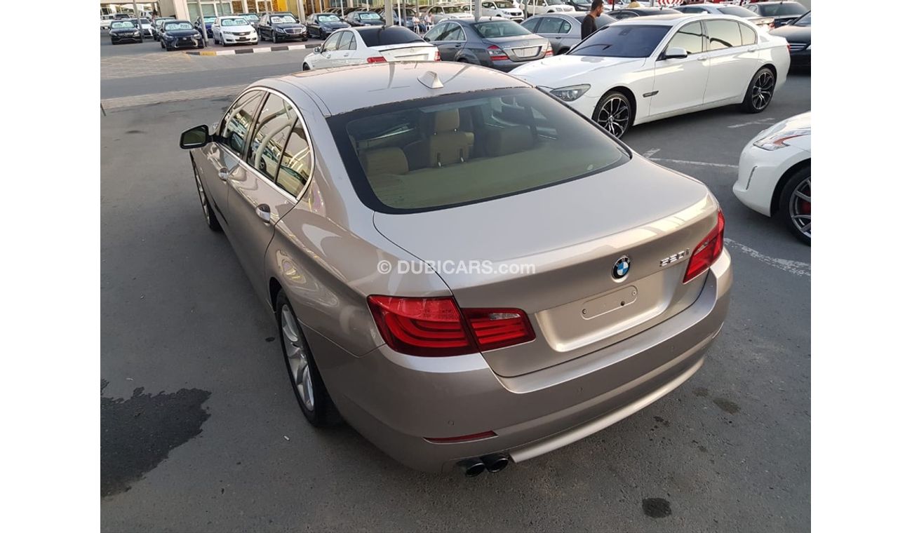 BMW 520i i model 2012GCC car prefect condition full service full option low mileage