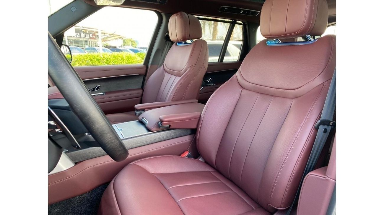 Land Rover Range Rover GCC SPEC UNDER WARRANTY AND SERVICE