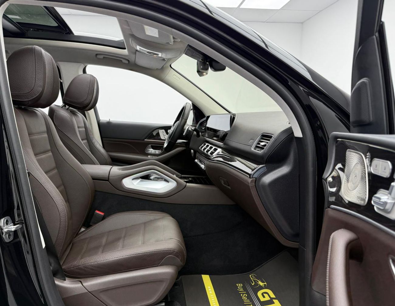 مرسيدس بنز GLS 580 4MATIC 2022 Mercedes Benz GLS580 AMG 4MATIC, 2027 Mercedes Warranty + Service Pack, 7 Seater, GCC