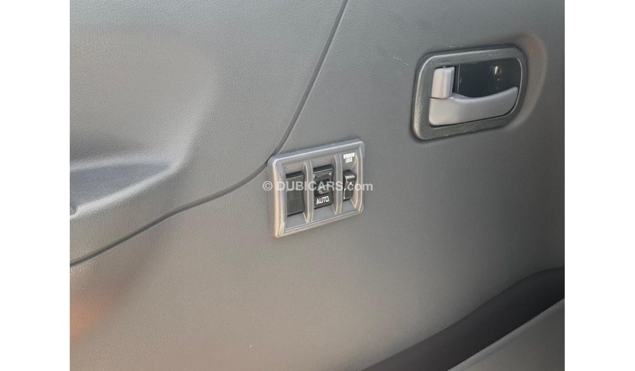 King Long Kingo KING LONG CHINA VAN MODEL 2021 WITH LEATHERS SEATS AND POWER WINDOWS FOR EXPORT ONLY