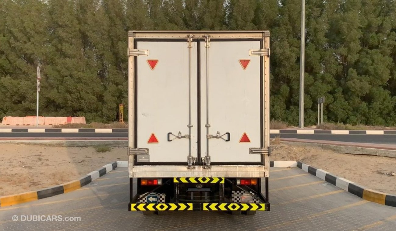 ميتسوبيشي كانتر Mitsubishi Fuso Canter Chiller 2015 Ref# 469