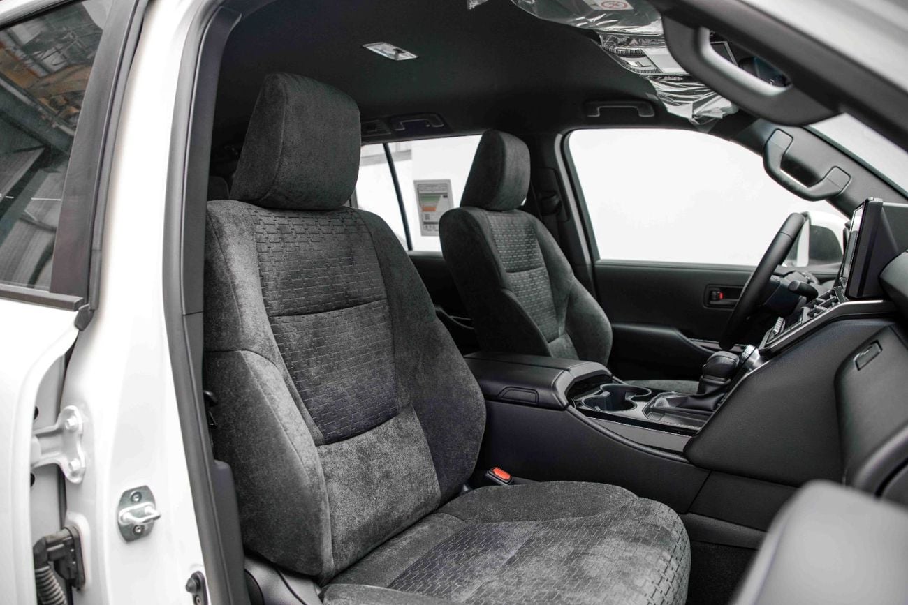 Toyota Land Cruiser LC300 EXR 3.3L - Pearl White Inside Black | Export Only