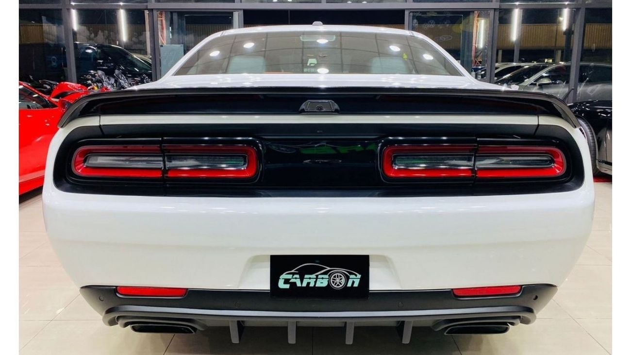 Dodge Challenger SRT Hellcat CHALLENGER HELLCAT 2015 GCC IN BEAUTIFUL CONDITION FOR ONLY 169K AED INCLUDING FREE INSU