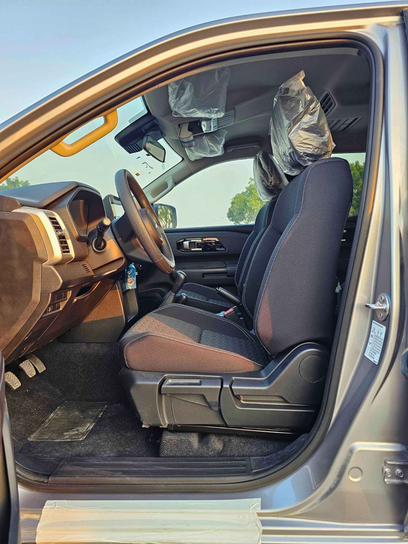 ميتسوبيشي L200 GLX / DOUBLE CABIN / 2.4L V4 PETROL / DVD CAMERA / ALLOY RIMS (CODE # GLXP)