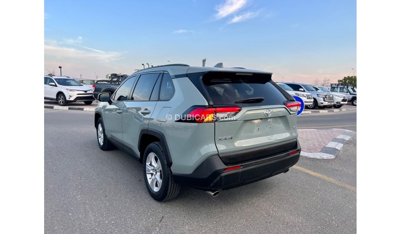 Toyota RAV4 Xle sunroof