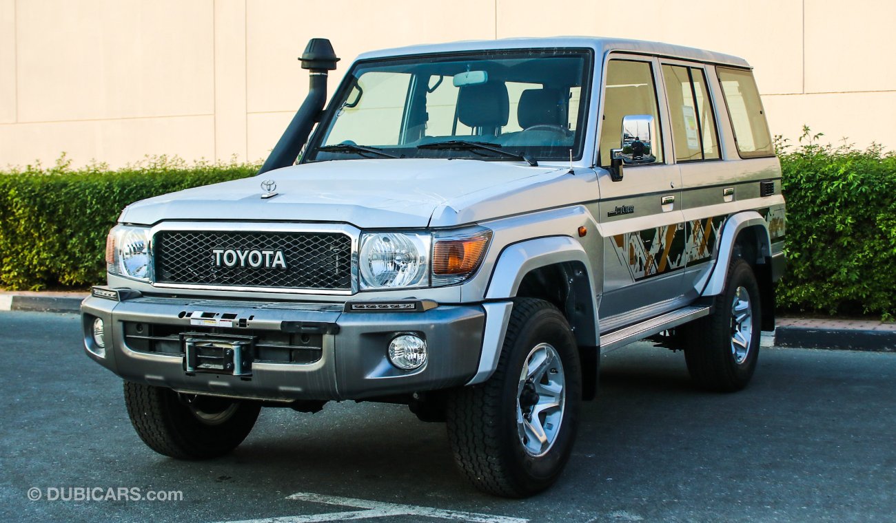 Toyota Land Cruiser Hard Top LX V6