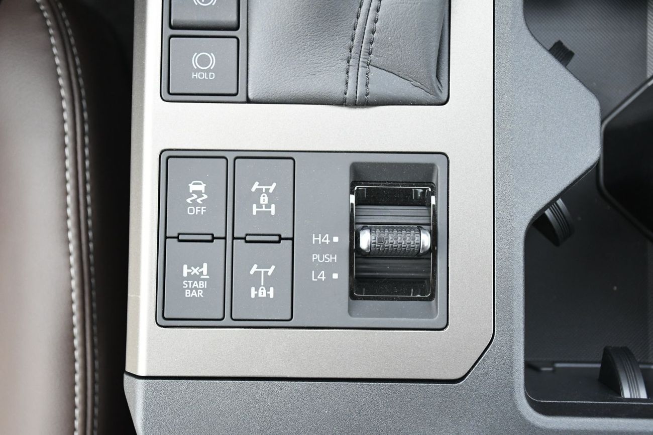 تويوتا برادو 2.4L Adventure  Petrol Full Option GCC (Ready Stock)