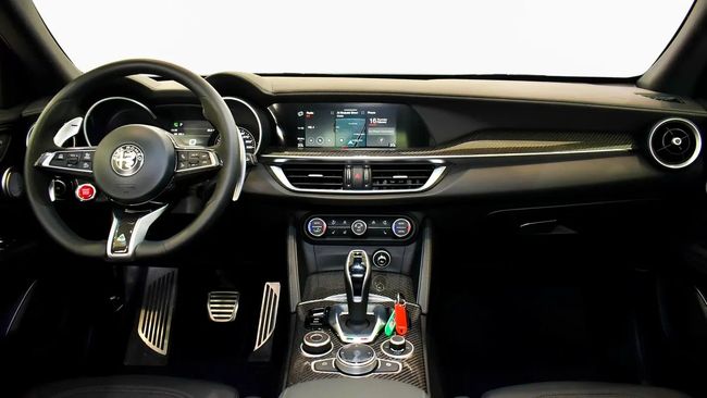 Alfa Romeo Stelvio QUADRIFOGLIO, миниатюра 25