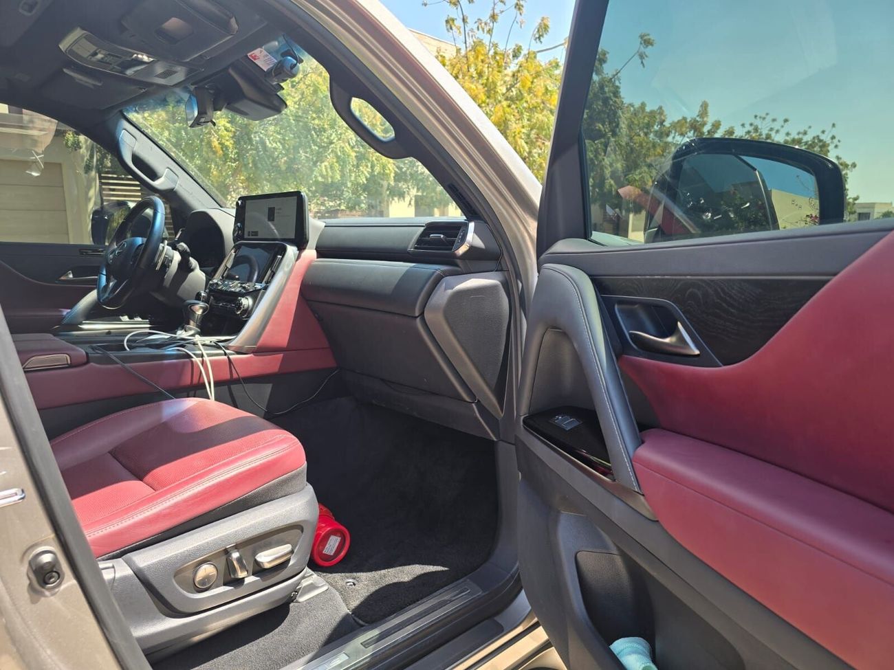 Lexus LX 600 Ash Wood Edition