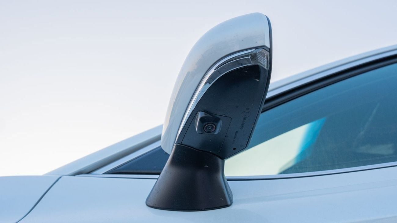 تويوتا كامري 2026 Toyota Camry Lumiere 2.5L HEV Full option (White)