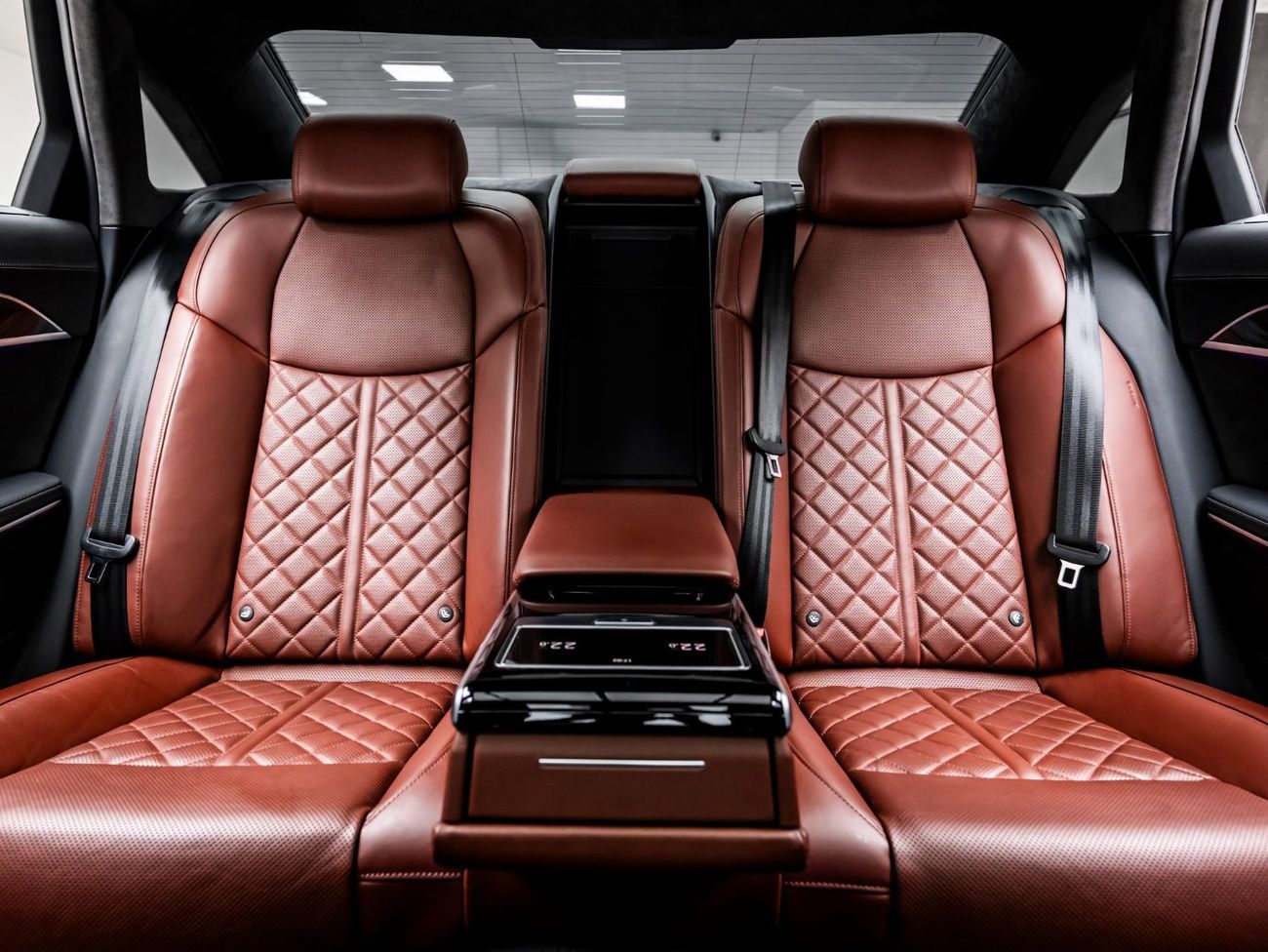 أودي S8 Std 4.0L (563 HP)